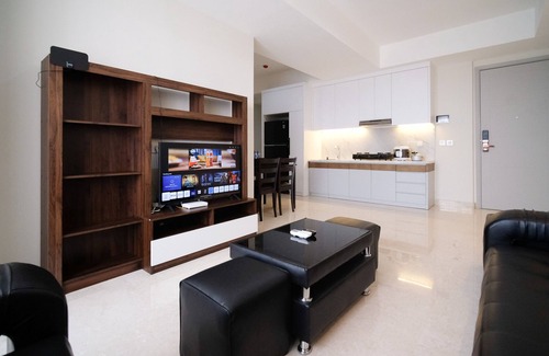 Surabaya Apartment | Homey 3Br With Private Lift At Grand Sungkono Lagoon Apartment