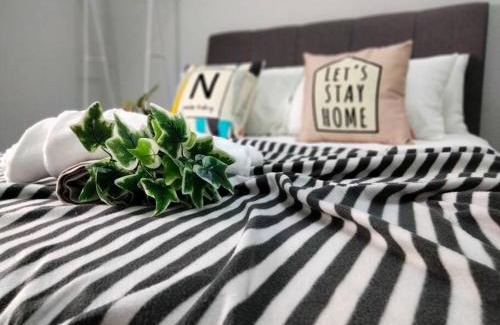 Kampung Sungai Raya House | Homey 9pax 3BR MRT Cheras Tmn Suntex I HomeBrickz