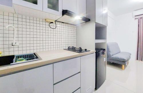 South Tangerang Apartment | Homey and Comfort Living 2BR Urbantown Serpong Apartment By Travelio