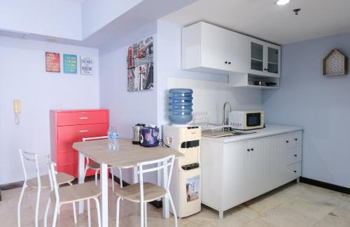 Braga Apartment | Homey and Cozy 1BR Apartment at Braga City Walk By Travelio