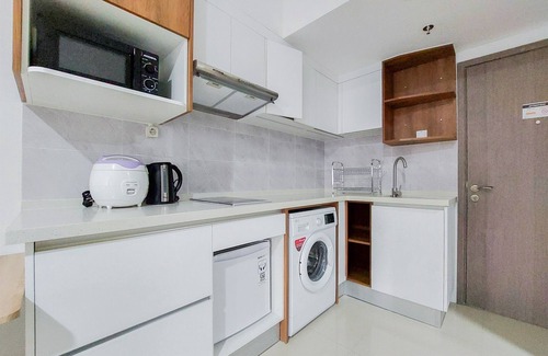 Pondok Aren Apartment | Homey And Cozy Stay 1Br Tamansari Bintaro Mansion Apartment