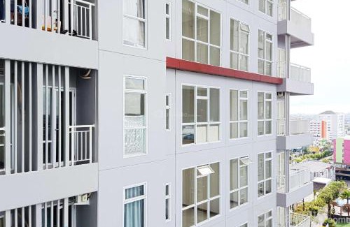 Panakkukang Apartment | Homey and Tidy Studio Apartment at Vida View Makassar By Travelio