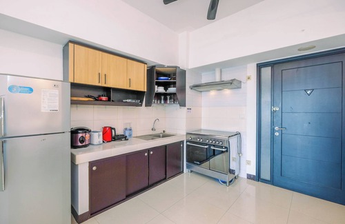 East Kuningan Apartment | Homey And Warm 1Br Apartment At Ambassade Kuningan