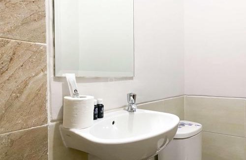 Bekasi Timur Apartment | Homey and Well Design Studio Transpark Juanda Bekasi Timur Apartment By Travelio