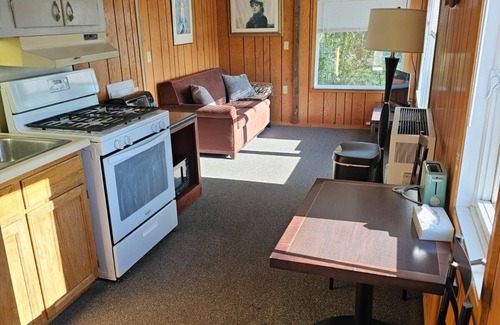Wasilla Cabin | Homey cozy Cabin on Lucille Lake