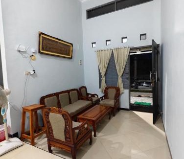 Malang House | Homey Guesthouse Malang Syariah