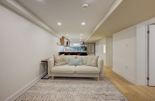 Hespeler House | Homey Hespeler Hideaway - Casita Benani Luxury Basement Suite