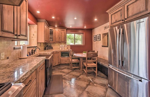 Cascade-Chipita Park Apartment | Homey Mtn View Escape: 11 Mi to Garden of the Gods