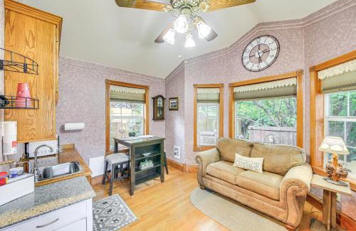 Libby Apartment | Homey Pet-Friendly Libby Cottage with Yard by Creek!