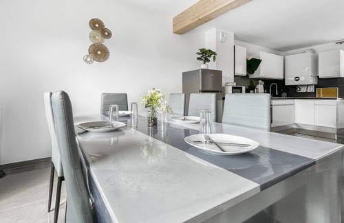 Annemasse Apartment | HOMEY PRESTIGE - Close to city centre, transport and Geneva