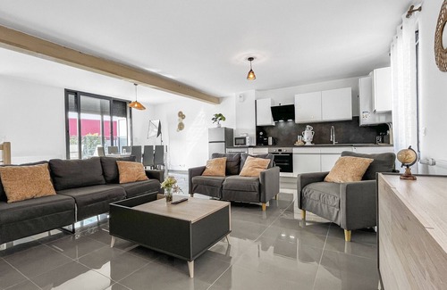 Annemasse Apartment | HOMEY PRESTIGE - Close to city centre, transport and Geneva