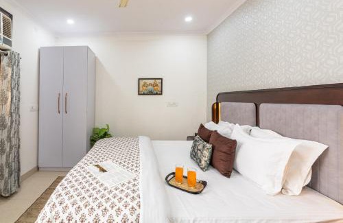 Delhi Apartment | Homlee-Vintage 2BHK-Fort View-Bharat Mandapam-NDLS