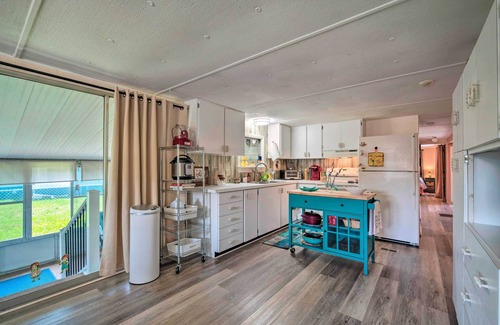 Homosassa House | Homosassa Retreat w/Sunroom & Canal Views!