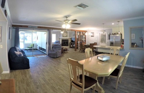 Homosassa House | Homosassa Waterfront with boat dock deep-water canal