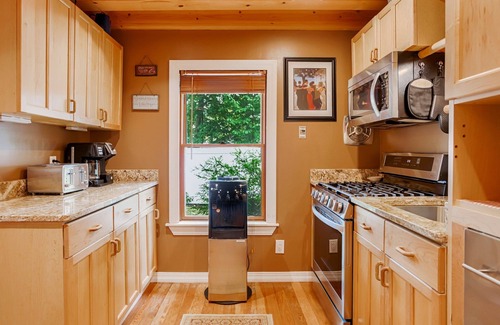 Honeoye House | Honeoye Haven: Family Retreat on Honeoye Lake