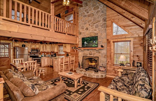 Sevierville Cabin | Honey Bear Hideaway: Wooded views! Game Room, Hot Tub, Top Amenities, close to area Attractions!