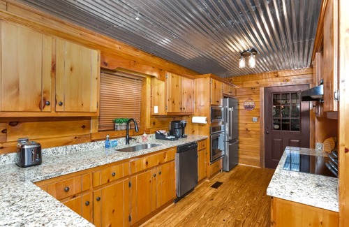 Guntersville Cabin | Honey Bear Lane - Log Cabin - Lake Guntersville, AL - Near Sunset Beach