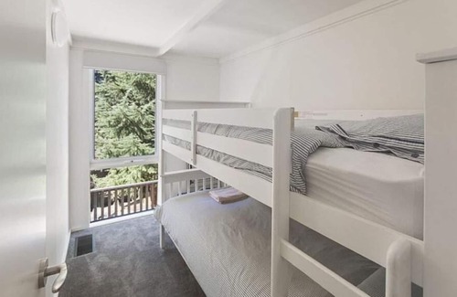 Goughs Bay House | Honey Bee Lodge - Family friendly