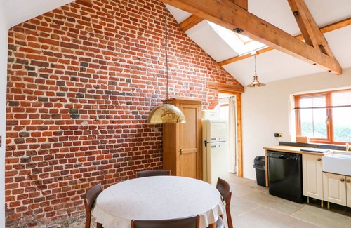 Fulmodeston House | HONEY BUZZARD BARN, pet friendly, with open fire in Fakenham