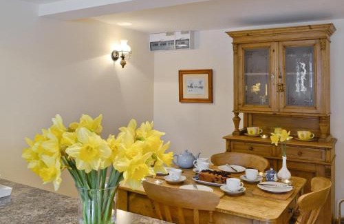 Redbrook House | Honey Cottage