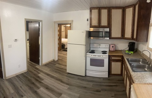 Pierpont House | Honey Hole Hideaway