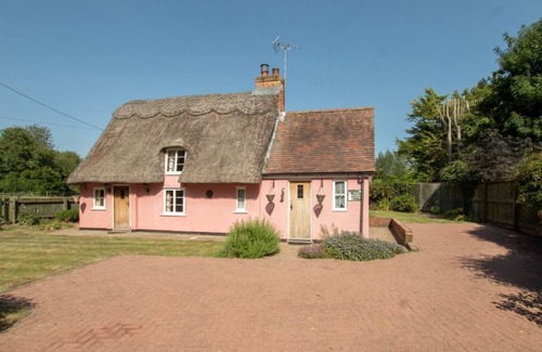 Sudbury Cottage | Honey Horsefield Grade ll 1650 Thatched Cottage