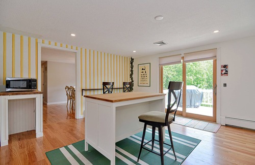 West Yarmouth House | Honeybee Cottage - Colonial Acres Beach
