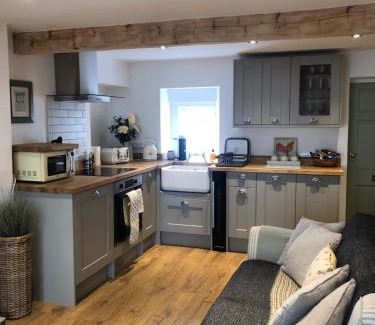 Clitheroe House | Honeybee Cottage, Waddington