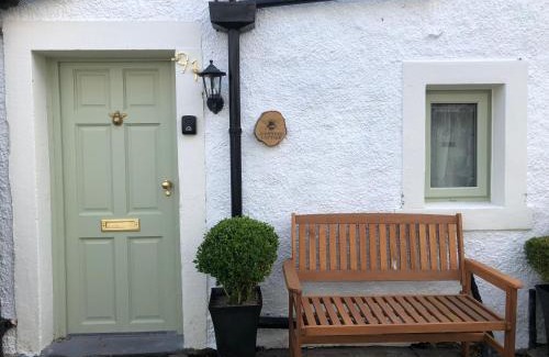 Clitheroe House | Honeybee Cottage, Waddington