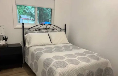 Tiny Cottage | Honeycomb Cottage - Short Walk to Beautiful Woodland Beach!
