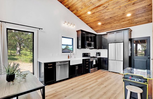 Ruidoso Cabin | Honeymoon Cabin-Custom Build-Upper Canyon-Mountain View-Easy Access
