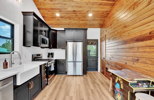 Ruidoso Cabin | Honeymoon Cabin-Custom Build-Upper Canyon-Mountain View-Easy Access