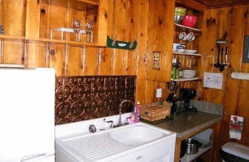 Greer Cabin | Honeymoon Cozy Forest Cabin