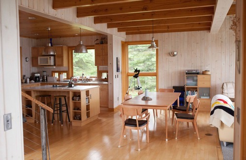 Lutsen House | Honeymoon Home on Superior Pebble Beach