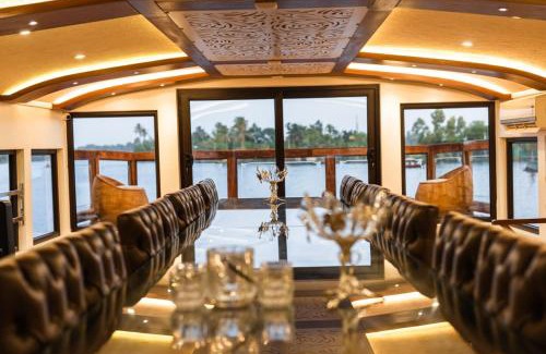 Alappuzha Boat Rental | Honeymoon Houseboat