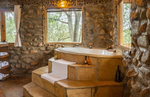 Naivasha Cottage | Honeymoon Hut - Romantic Rustic Luxury