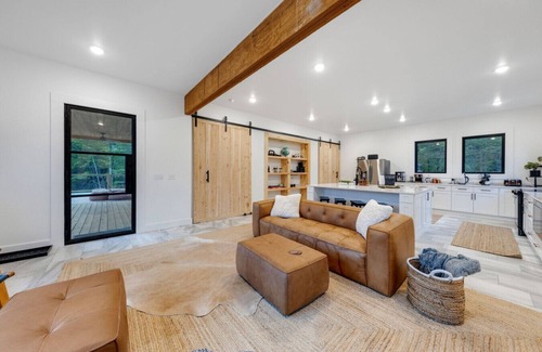 Jamestown House | Honeymoon Luxery Escape