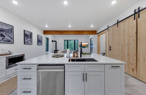 Jamestown House | Honeymoon Luxery Escape