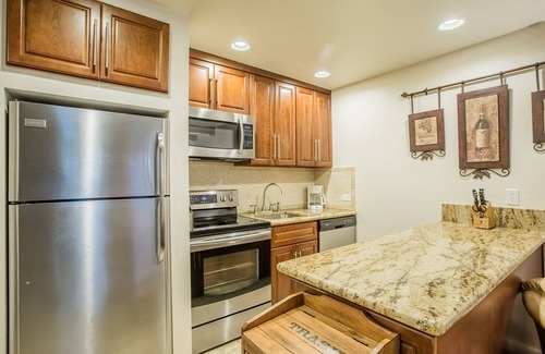 South Lake Tahoe Condo | Honeymoon Studio - Beautifully Air Conditioned Studio in Lakeland Village