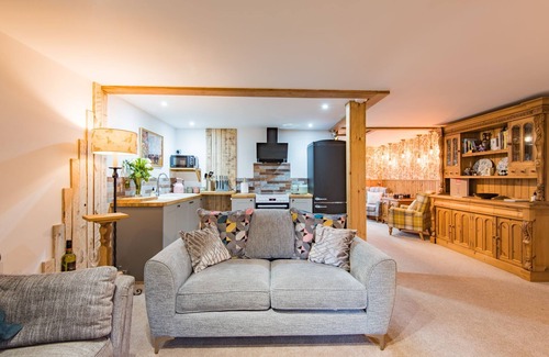 Hythe Apartment | Honeypot Farm - Eeyore's House