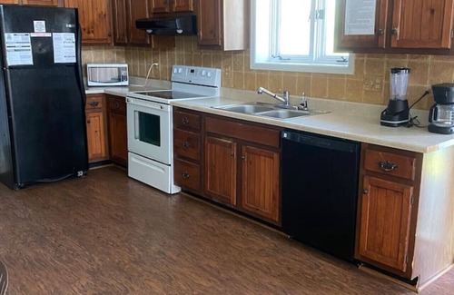 Lake Ozark House | Honeysuckle-bachelor/bachelorette parties welcome!