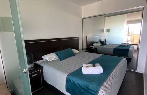 Newcastle Apartment | Honeysuckle Executive Apartments