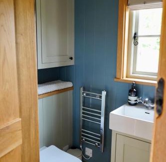 Staple Hill Apartment | Honeysuckle Hut