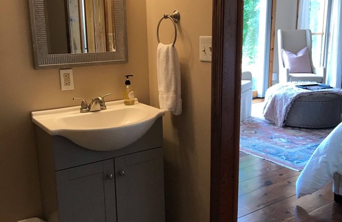 Waynesboro House | Honeysuckle Ridge, Safe & Immaculate