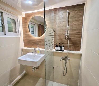 Yeonnam-dong House | Hongdae -홍대 Yellow Stay Guest House 3rooms