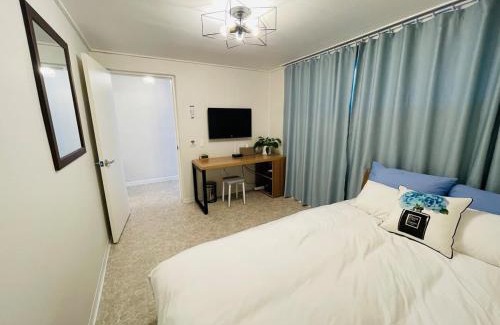 Sangsu-dong Apartment | Hongdae Apartment 2 BedRoom 1 Bathroom Kingbed