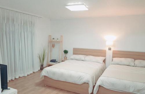 Sinchon-dong Apartment | Hongdae House