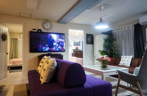 Jungnim-dong Bed & Breakfast | Hongdae Large Detached Villa with Courtyard, Suitable for Parties and Barbecues