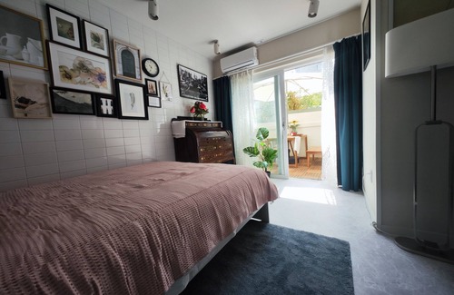 Jungnim-dong Bed & Breakfast | Hongdae Large Detached Villa with Courtyard, Suitable for Parties and Barbecues