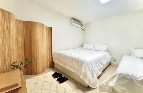 Sinchon-dong Apartment | hongdae private 홍대입구역 도보 10분거리 2룸 3베드 아파트